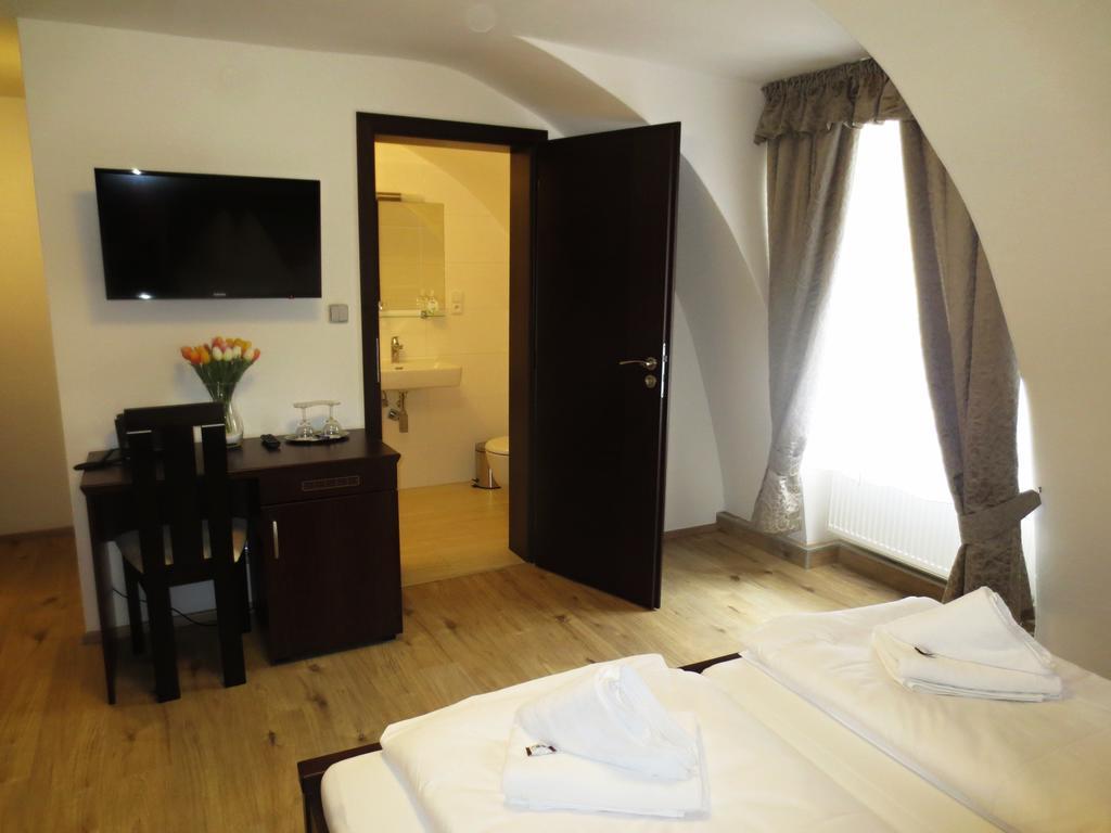 Hotel Hubertus Valtice Room photo